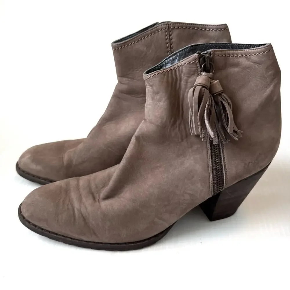 Stuart Weitzman western booties size 8.5 beige women’s boots **see note